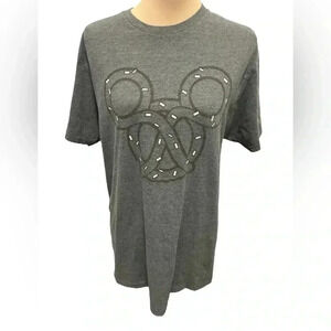 Disney Parks Women’s Gray Pretzel Size Large Short Sleeve T-Shirt No flaws EUC.